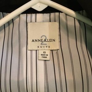 Anne Klein Women’s Pant Suit - Size 10